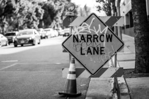 Injury Crash Closes Nissan Dr